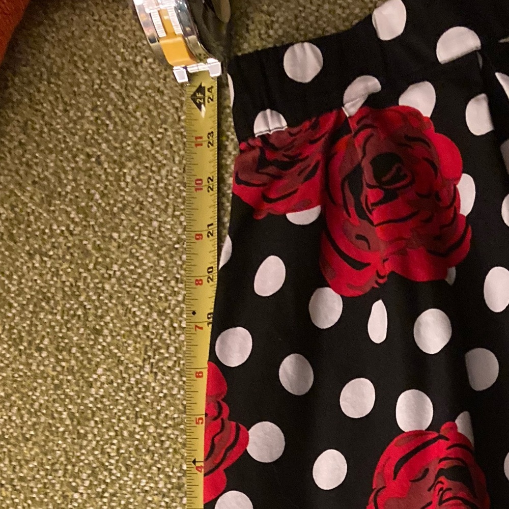 Polka Dots & Roses Skirt 🌹 - Picture 5 of 8